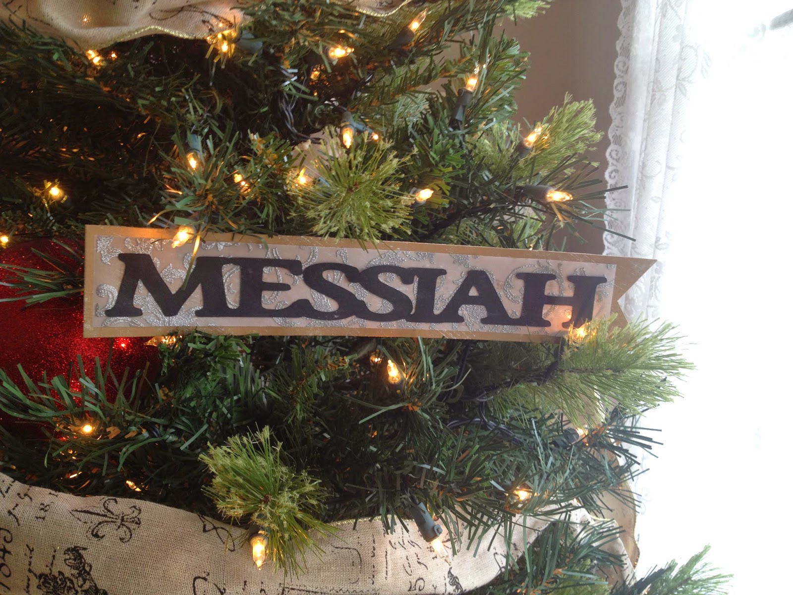 Chattering Robins: Christ filled Christmas Tree